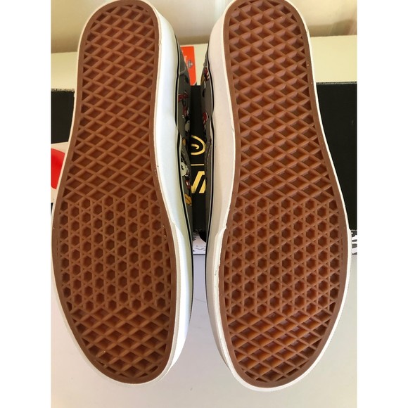 Disney Vans Classic Slip On - Mickey Mouse main image 4
